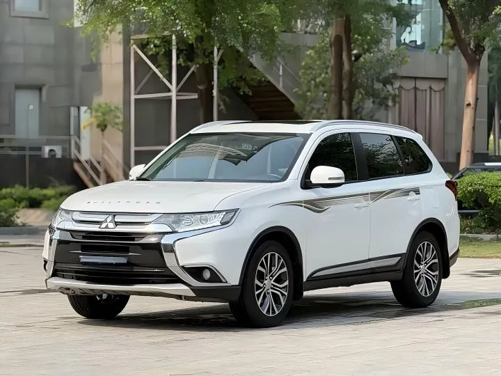 右前45 Used Mitsubishi Outlander