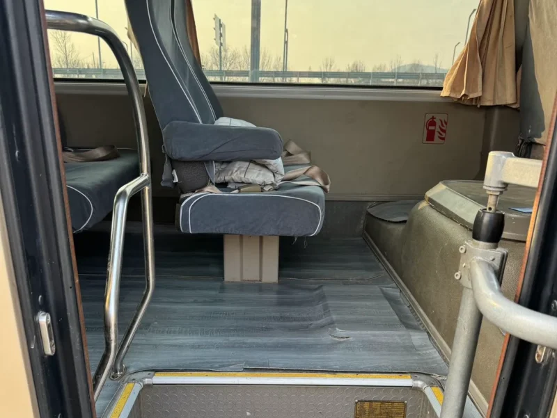 宇通19座客车 (2) Yutong 19-seat bus