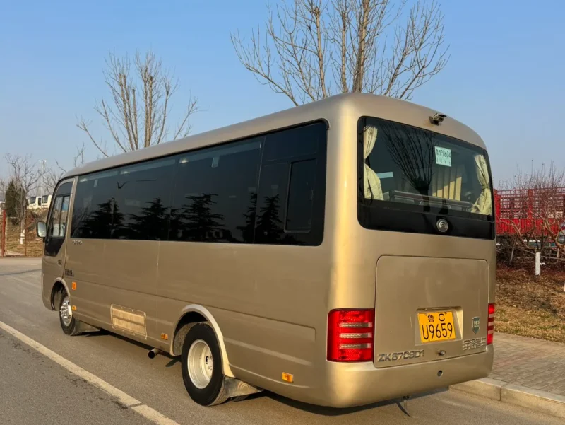宇通19座客车 (6) Yutong 19-seat bus